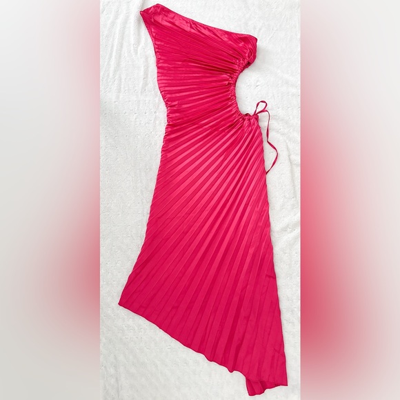 NWT- COMMENSE Bold In Pleat Satin Cutout Long Dress in Pink - Picture 2 of 16